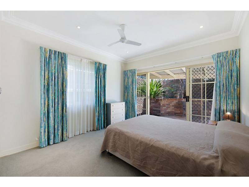 2/2 Keats Avenue, Bateau Bay NSW 2261