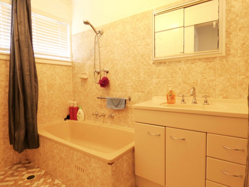 522 The Entrance Road, Bateau Bay NSW 2261