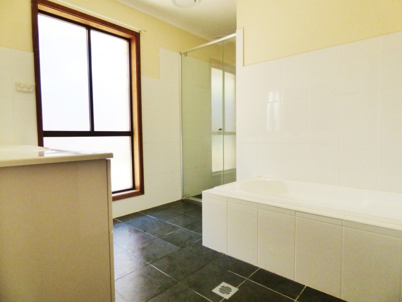 5 Poplars Avenue, Forresters Beach NSW 2260