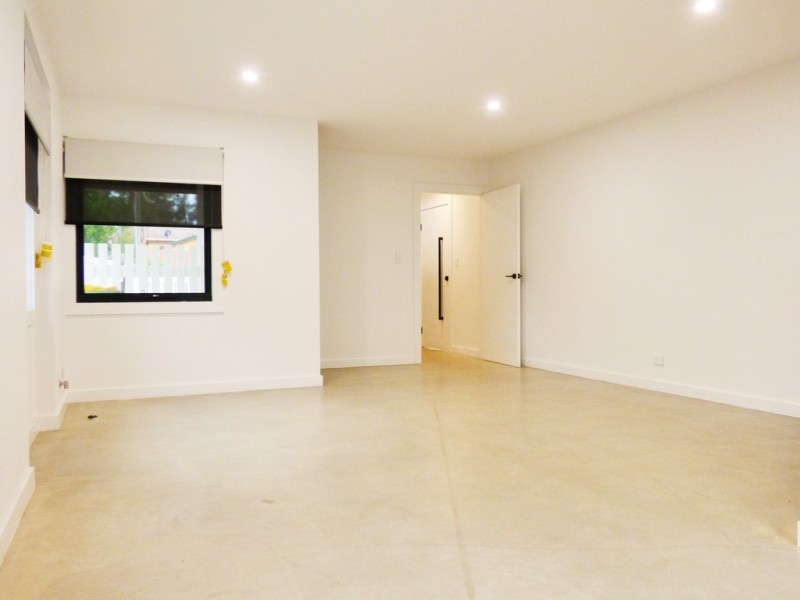 52 Lakedge Avenue, Berkeley Vale NSW 2261