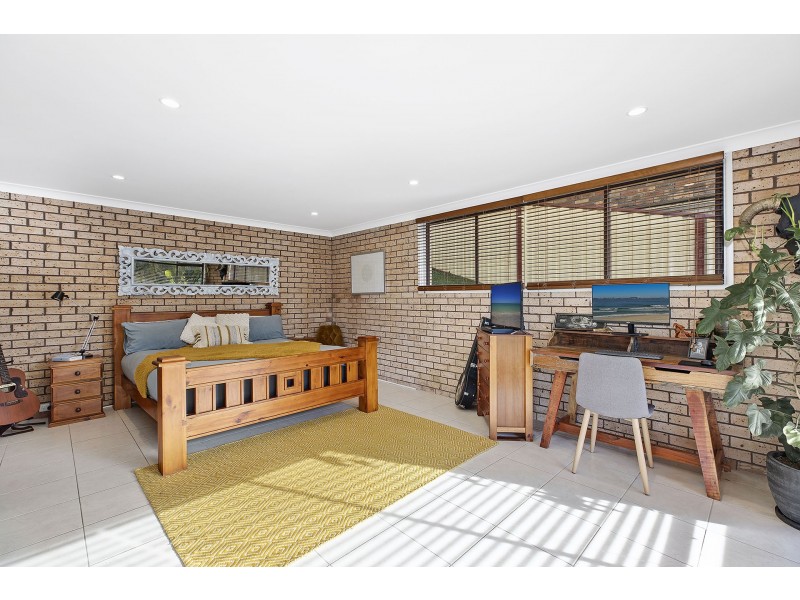 192 Lakedge Avenue, Berkeley Vale NSW 2261