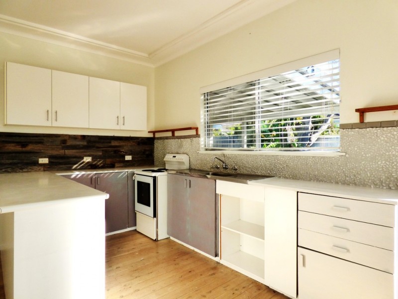 60 Sierra Avenue, Bateau Bay NSW 2261