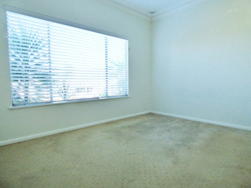 60 Sierra Avenue, Bateau Bay NSW 2261