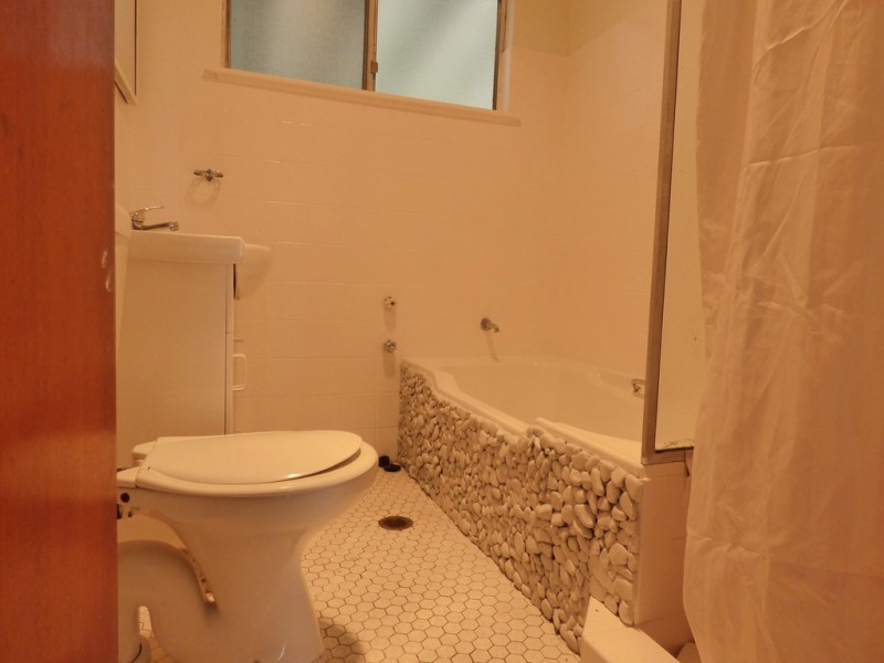 60 Sierra Avenue, Bateau Bay NSW 2261