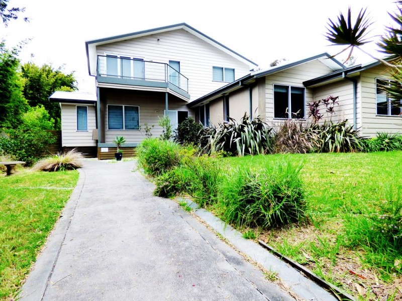 15 Waratah Street, Bateau Bay NSW 2261