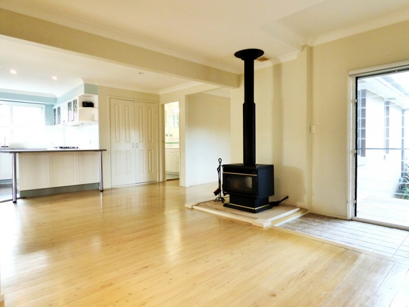 15 Waratah Street, Bateau Bay NSW 2261