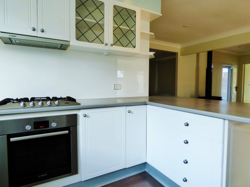 15 Waratah Street, Bateau Bay NSW 2261