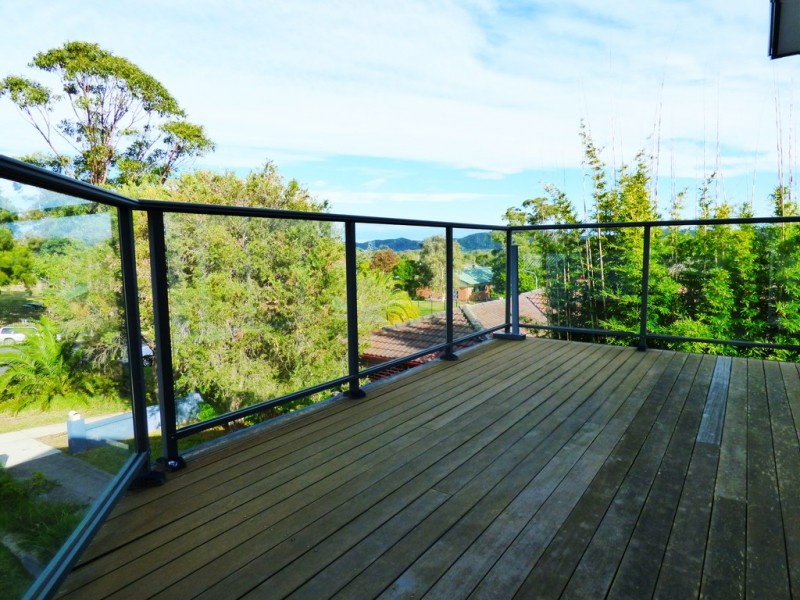 15 Waratah Street, Bateau Bay NSW 2261