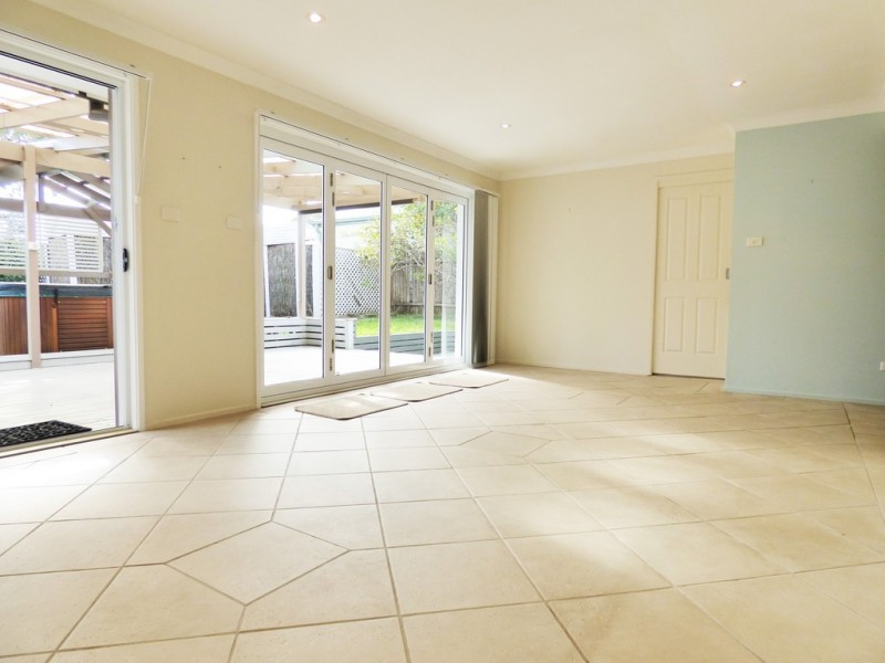 15 Waratah Street, Bateau Bay NSW 2261