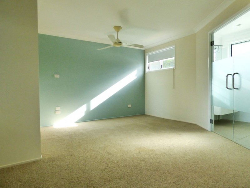 15 Waratah Street, Bateau Bay NSW 2261