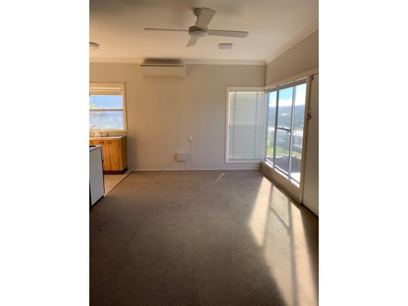 121 Ocean Parade, Blue Bay NSW 2261