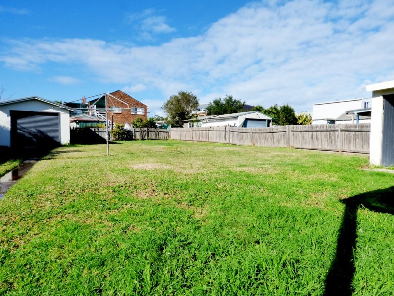 12 Norton Avenue, Killarney Vale NSW 2261