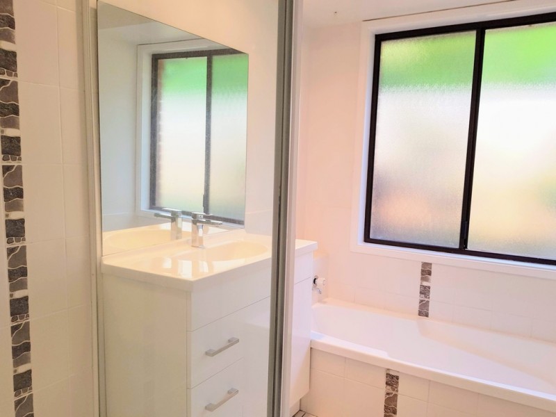 3 Lincoln Close, Bateau Bay NSW 2261