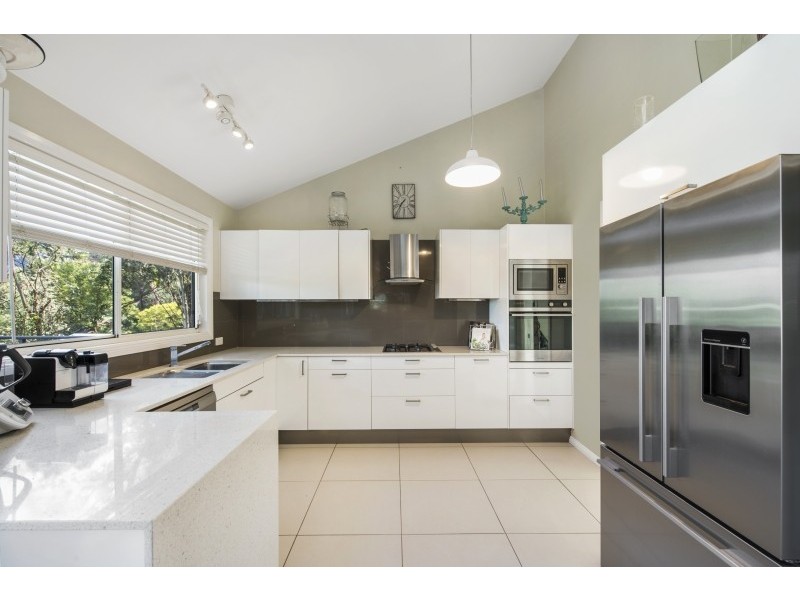 27 Harcourt Place, North Avoca NSW 2260