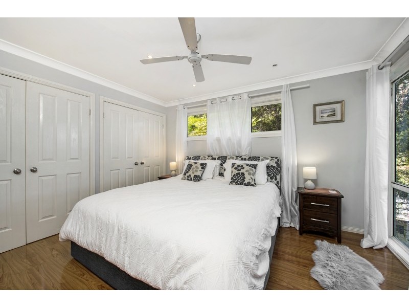 27 Harcourt Place, North Avoca NSW 2260