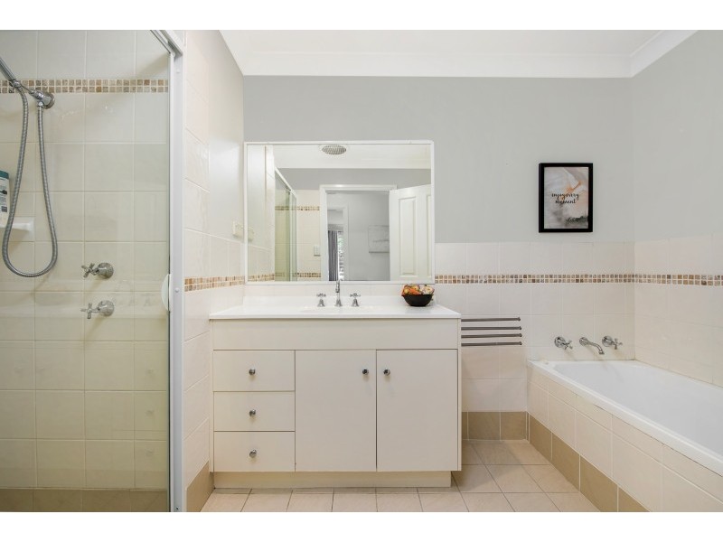 27 Harcourt Place, North Avoca NSW 2260