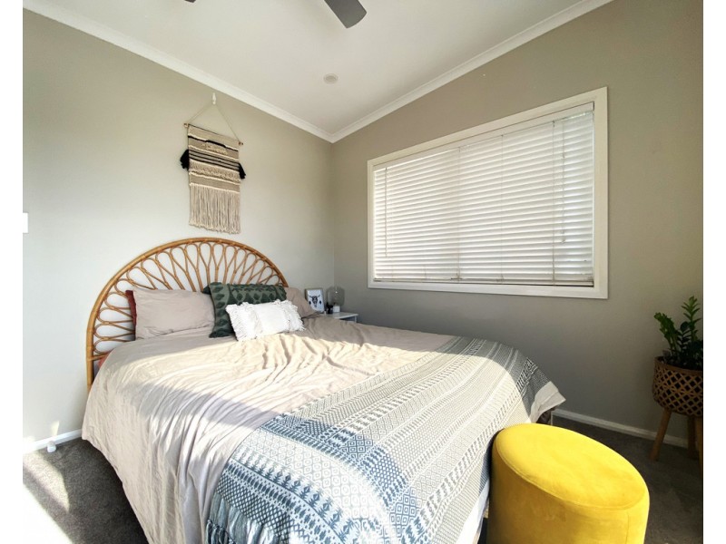 27A Wordsworth Avenue, Bateau Bay NSW 2261