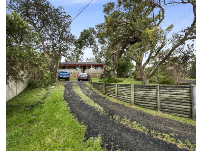 10 Longs Road, Bateau Bay NSW 2261