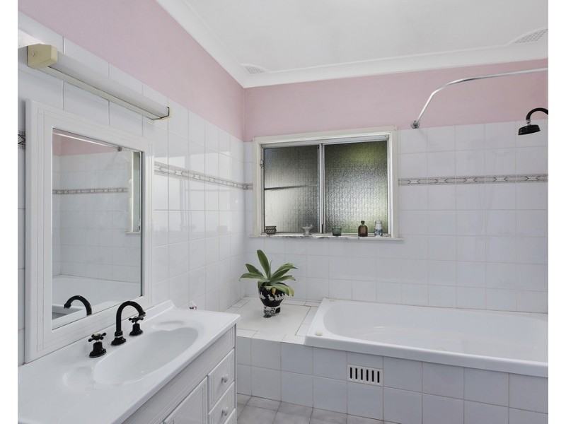 5 Trelawney Street, Killarney Vale NSW 2261