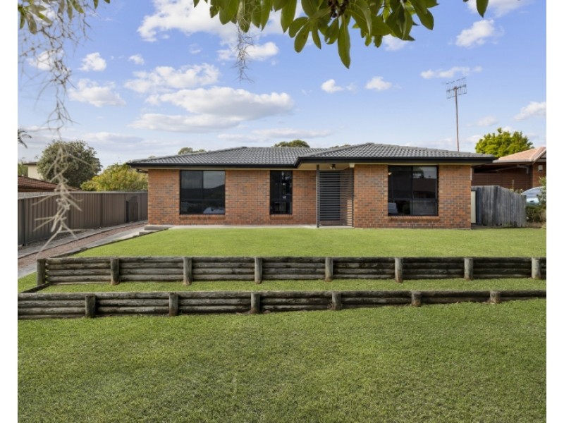 10 Premier Way, Bateau Bay NSW 2261