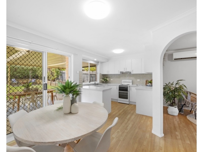 10 Premier Way, Bateau Bay NSW 2261