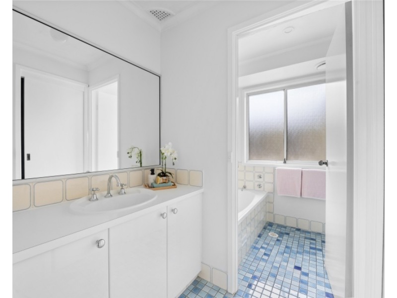 10 Premier Way, Bateau Bay NSW 2261