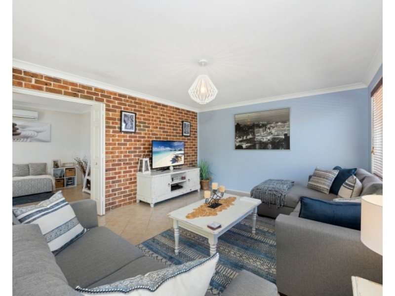 12A Oxford Drive, Lake Haven NSW 2263