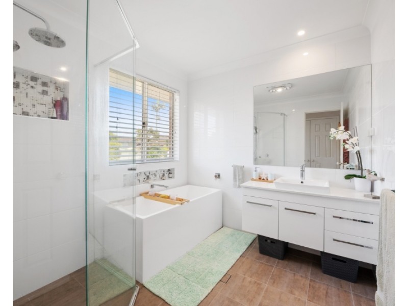 12A Oxford Drive, Lake Haven NSW 2263