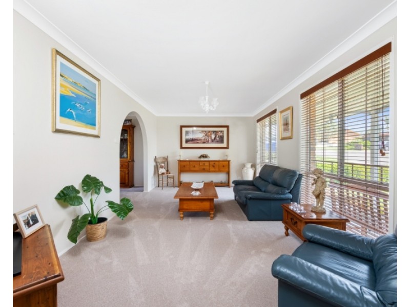 12A Oxford Drive, Lake Haven NSW 2263