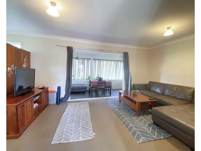 4 Promenade Avenue, Bateau Bay NSW 2261