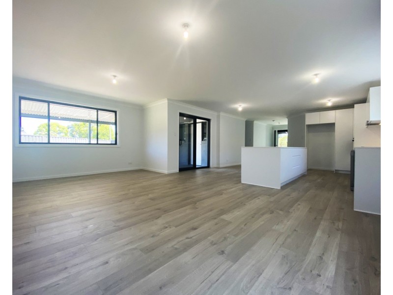 138 Cresthaven Avenue, Bateau Bay NSW 2261