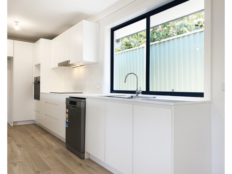 138 Cresthaven Avenue, Bateau Bay NSW 2261