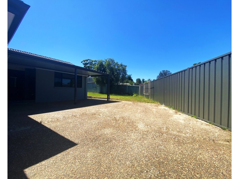 138 Cresthaven Avenue, Bateau Bay NSW 2261