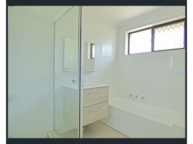 2 Adrian Close, Bateau Bay NSW 2261