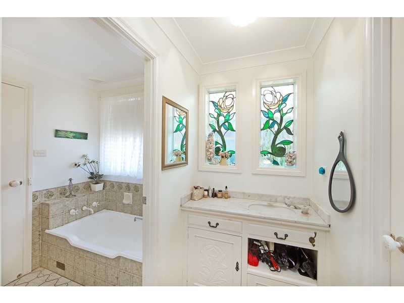 9 Lakin Street, Bateau Bay NSW 2261