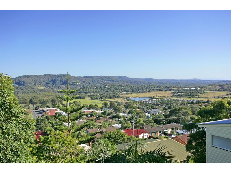 1 Yumbool Close, Forresters Beach NSW 2260