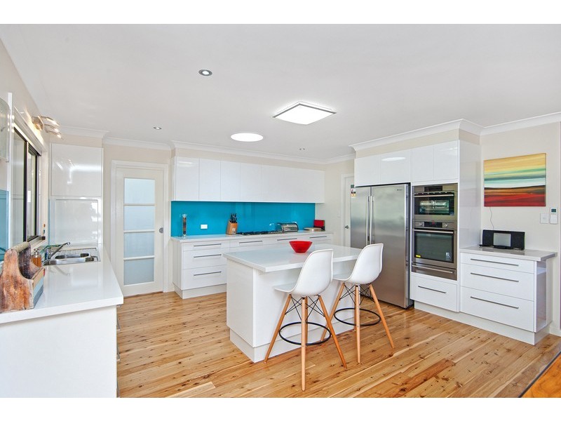 94 Lakin Street, Bateau Bay NSW 2261