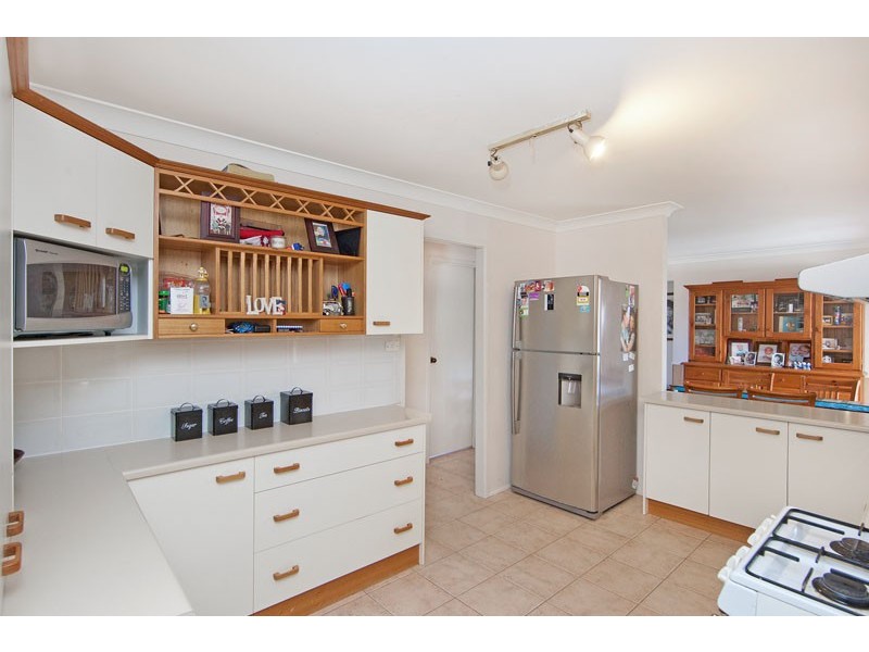 7 Supply Close, Bateau Bay NSW 2261