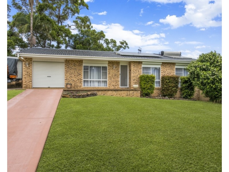 8 Carnation Close, Bateau Bay NSW 2261