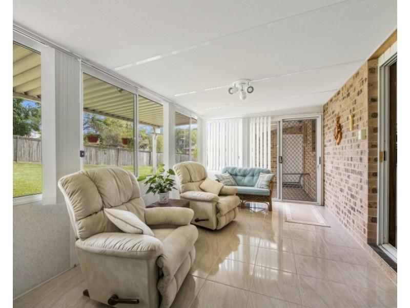 8 Carnation Close, Bateau Bay NSW 2261