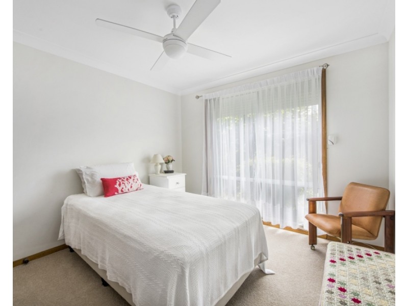 8 Carnation Close, Bateau Bay NSW 2261