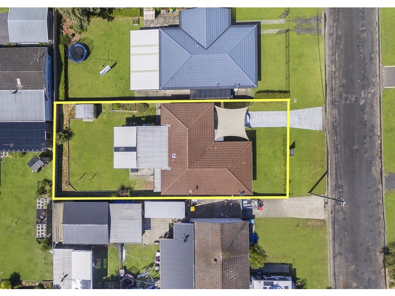 3 St James Avenue, Berkeley Vale NSW 2261