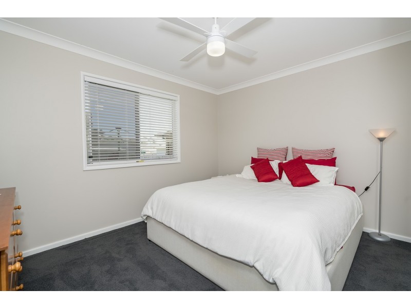 17 Germaine Avenue, Bateau Bay NSW 2261