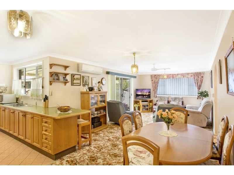 37 Murrumbidgee Crescent, Bateau Bay NSW 2261