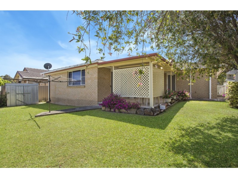 37 Murrumbidgee Crescent, Bateau Bay NSW 2261