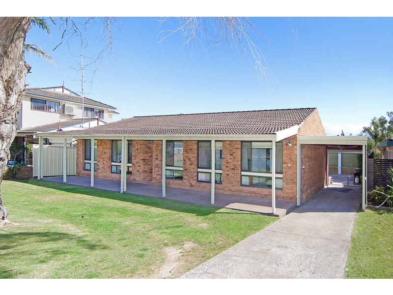 44 Marlowe Road, Bateau Bay NSW 2261