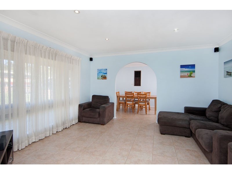 44 Marlowe Road, Bateau Bay NSW 2261
