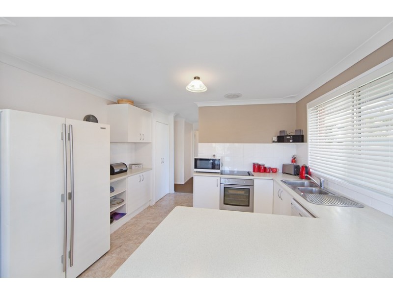 20 Talara Avenue, Bateau Bay NSW 2261
