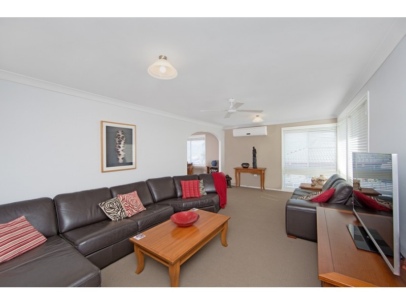 20 Talara Avenue, Bateau Bay NSW 2261