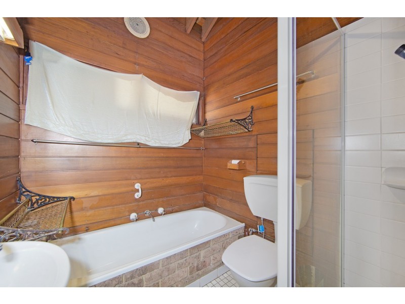 15 Geoffrey Road, Chittaway Point NSW 2261